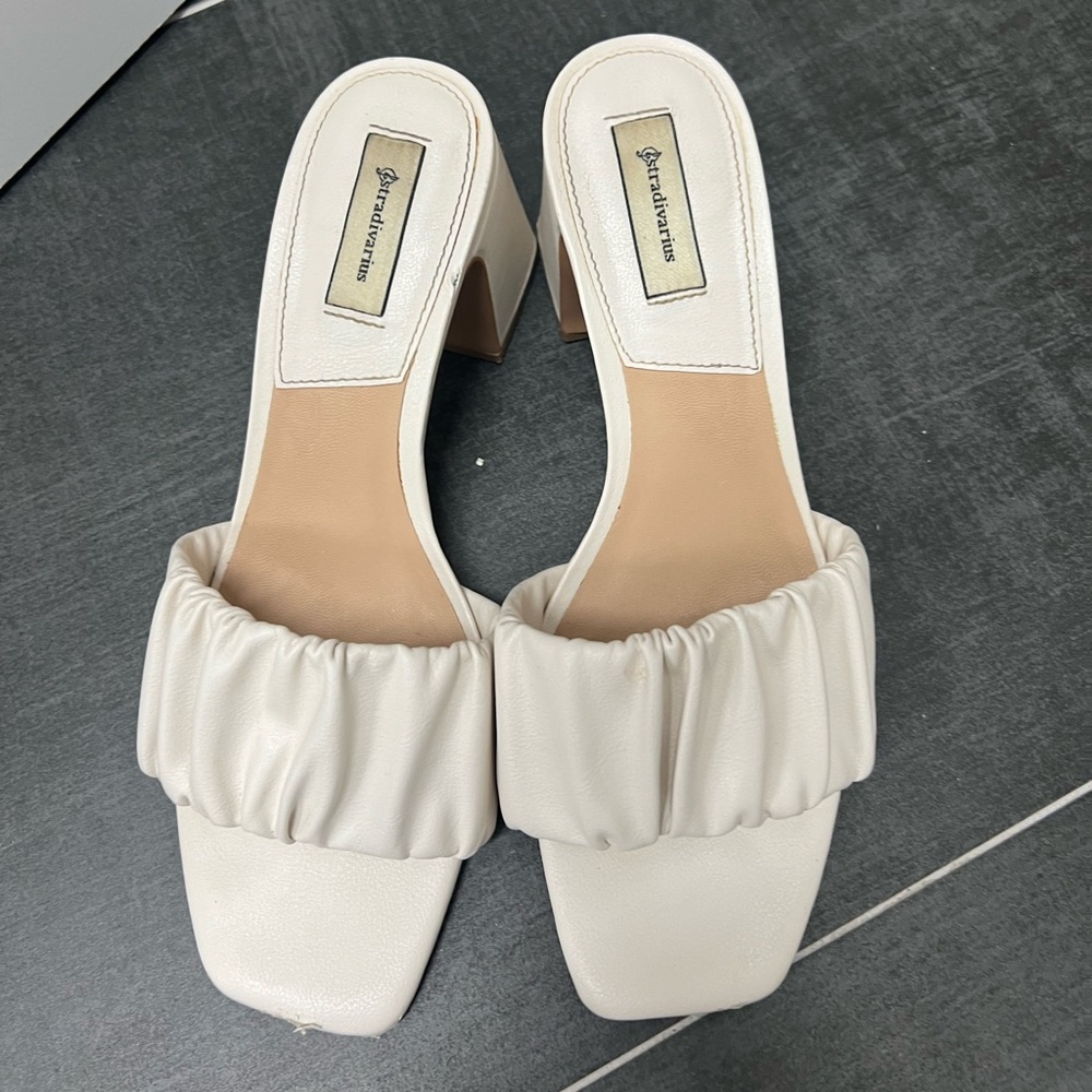 Stradivarius white block heel sandal size 7 - Picture 2 of 5